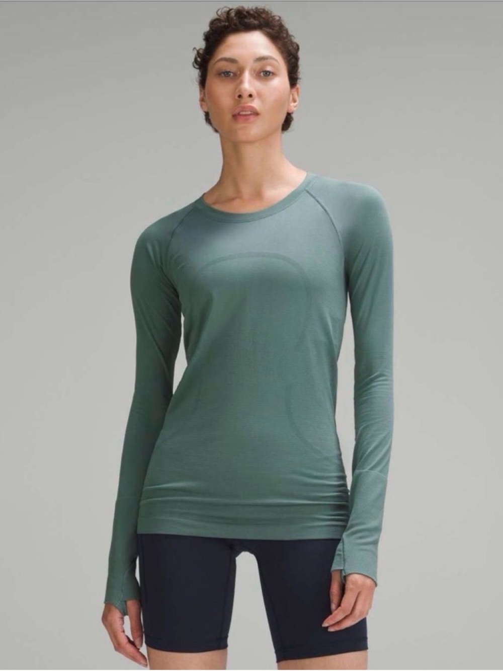 Lululemon Swiftly Tech Long Sleeve Shirt 2.0 in Medium Forest 
Size 6